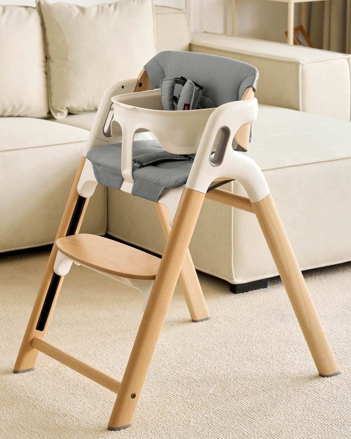 momcozy-dinerpal-hochstuhl-mit-weichem-kissen image 2